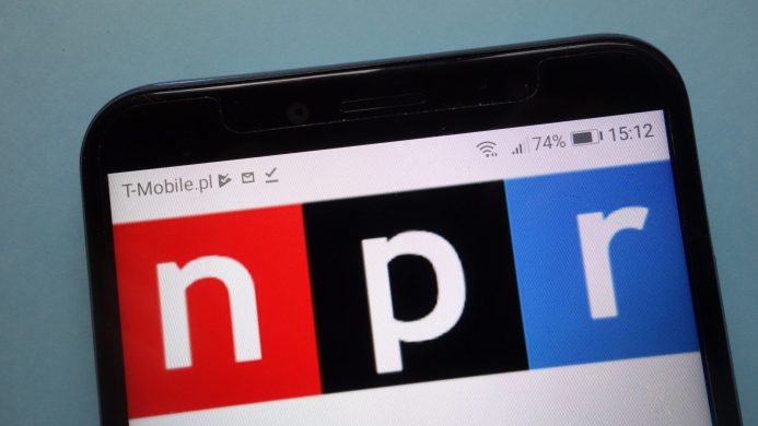 コンスキ、ポーランド、2018年11月12日:,National,Public,Radio,(npr) 携帯電話のNPRロゴ。